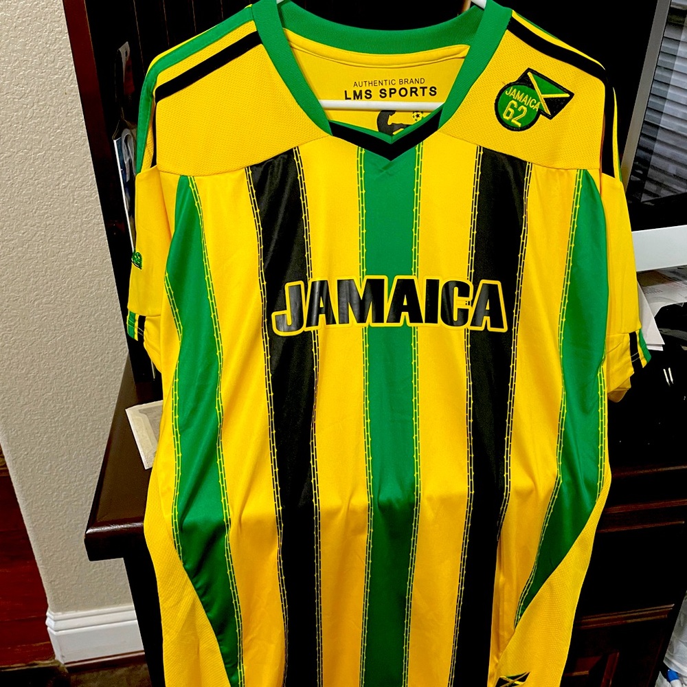 Jamaica soccer jersey, new without tags, Mens size large number 10 on back.